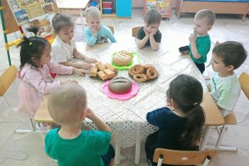  "Хлеб - всему голова".