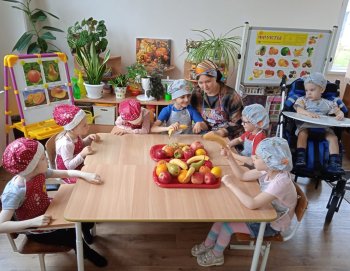 Фруктовый салат от наших дошколят.