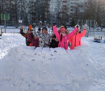 Как мы строили снежную крепость.