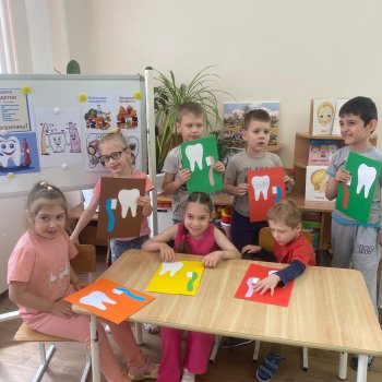 Чистить зубки нам не лень.